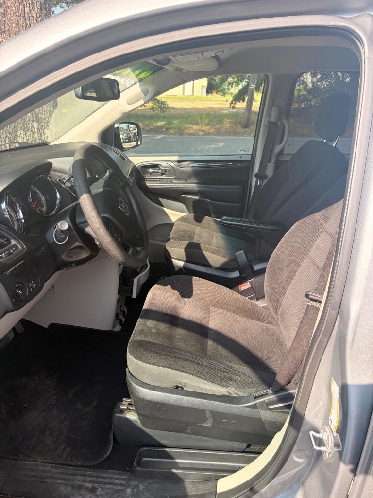 2019 Dodge Grand Caravan - $8,995