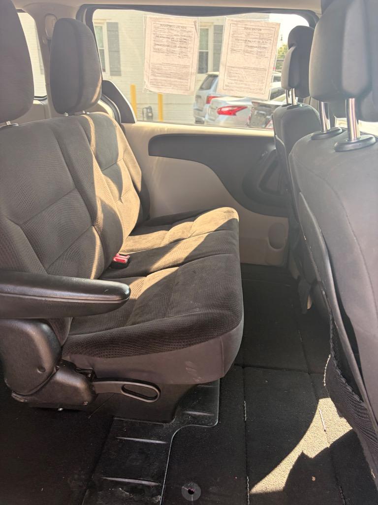 2019 Dodge Grand Caravan - $8,995