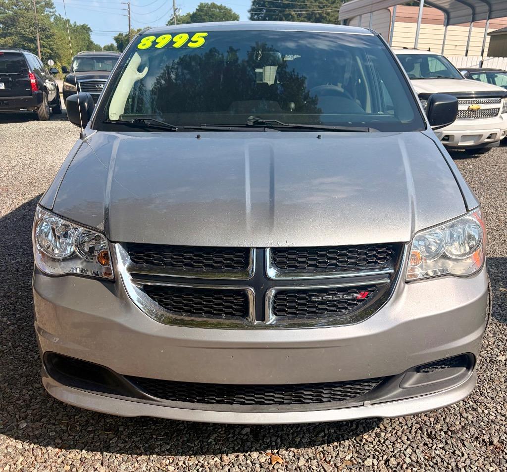 2019 Dodge Grand Caravan - $8,995