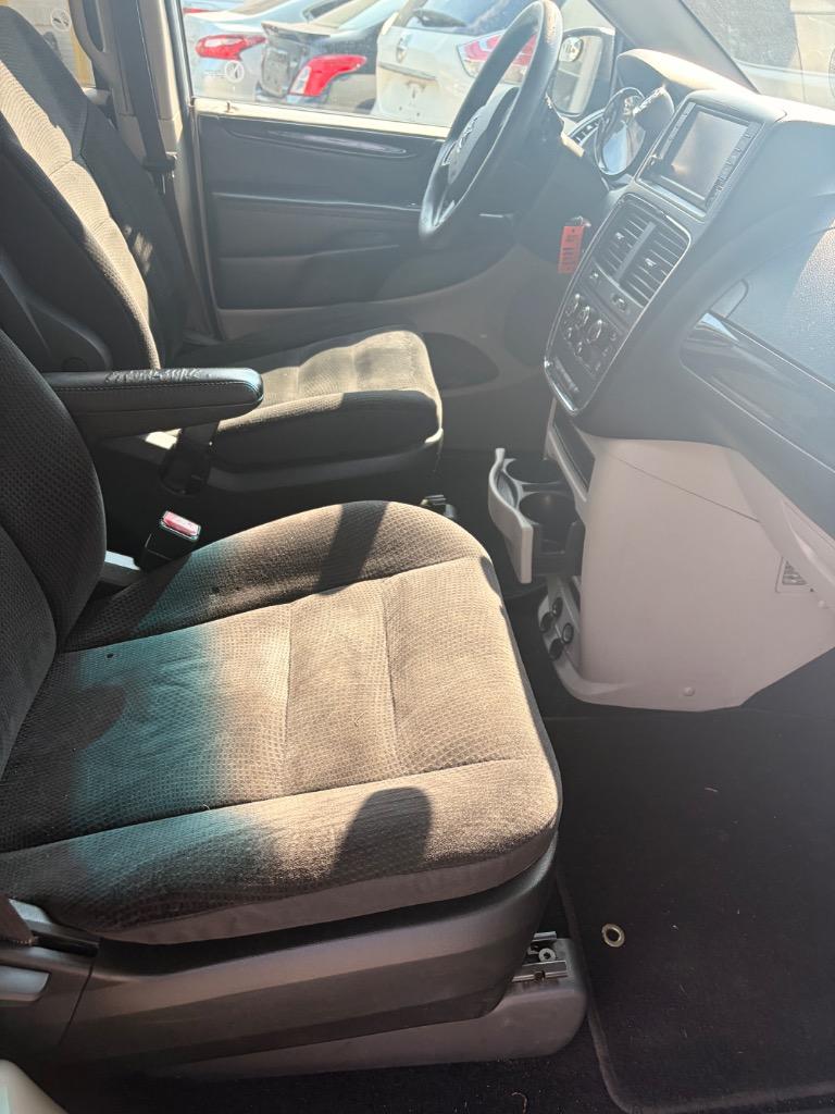 2019 Dodge Grand Caravan - $8,995