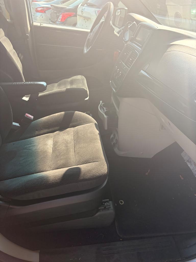 2019 Dodge Grand Caravan - $8,995