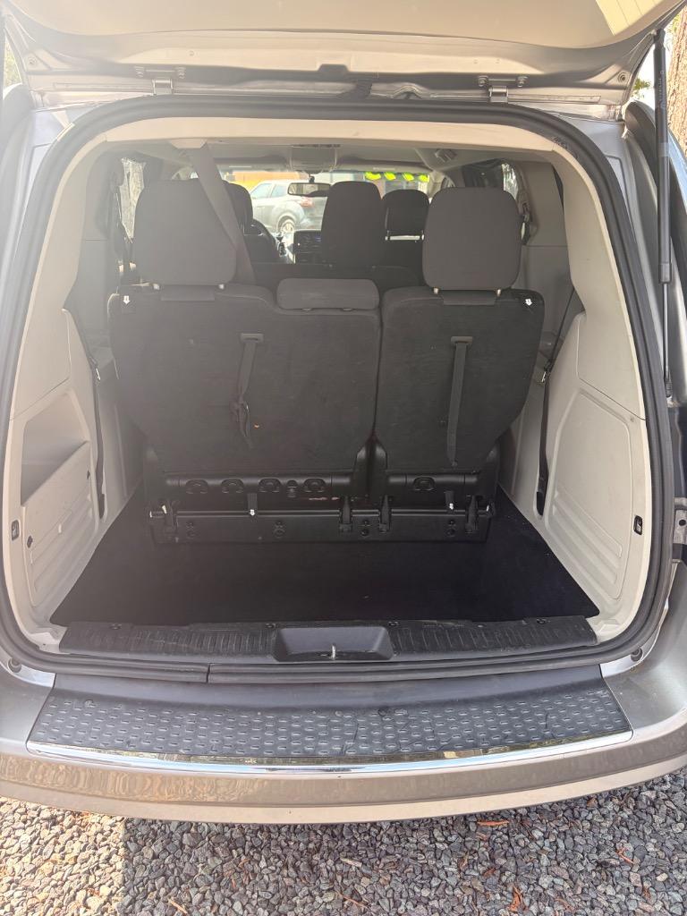 2019 Dodge Grand Caravan - $8,995