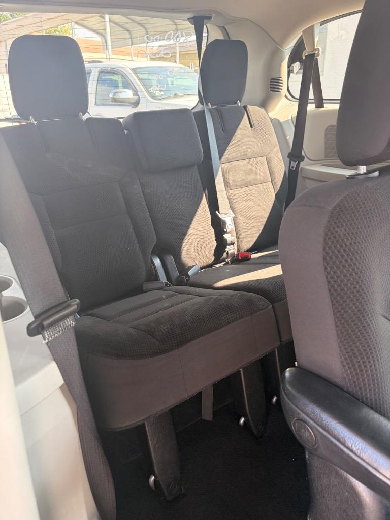 2019 Dodge Grand Caravan - $8,995