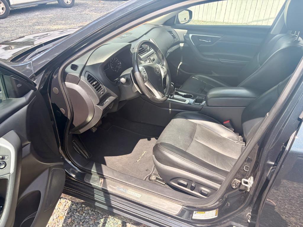2016 Nissan Altima - $10,200