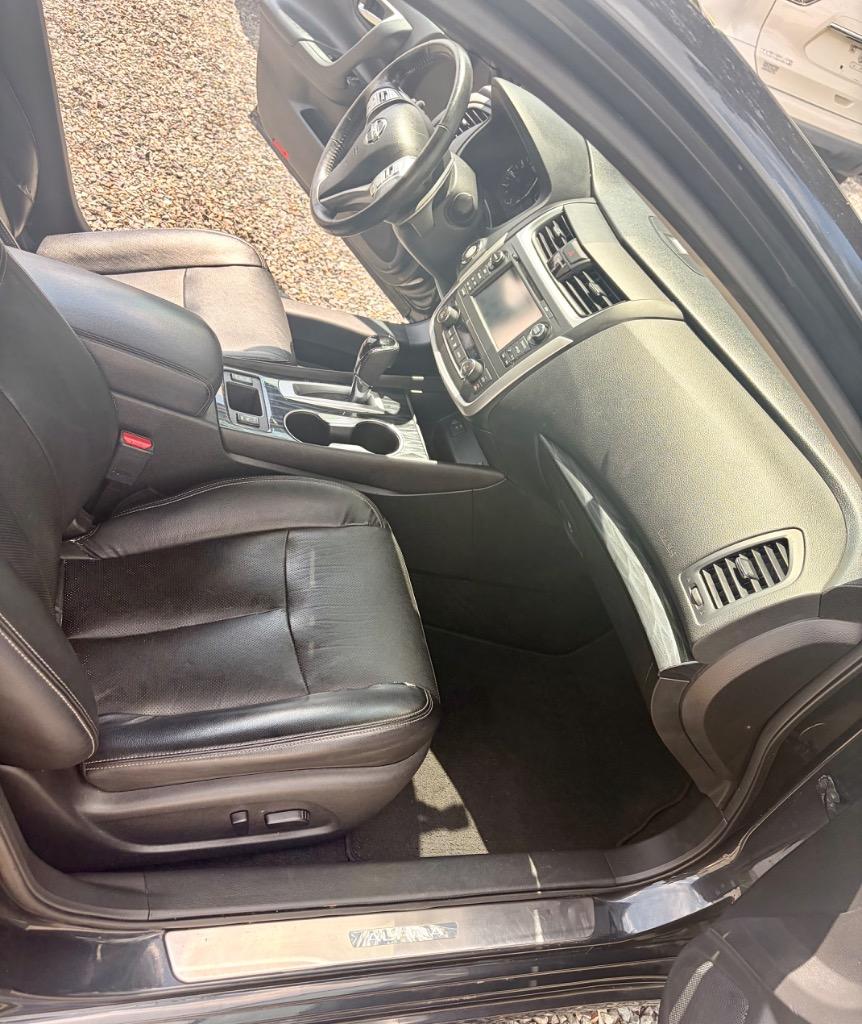 2016 Nissan Altima - $10,200