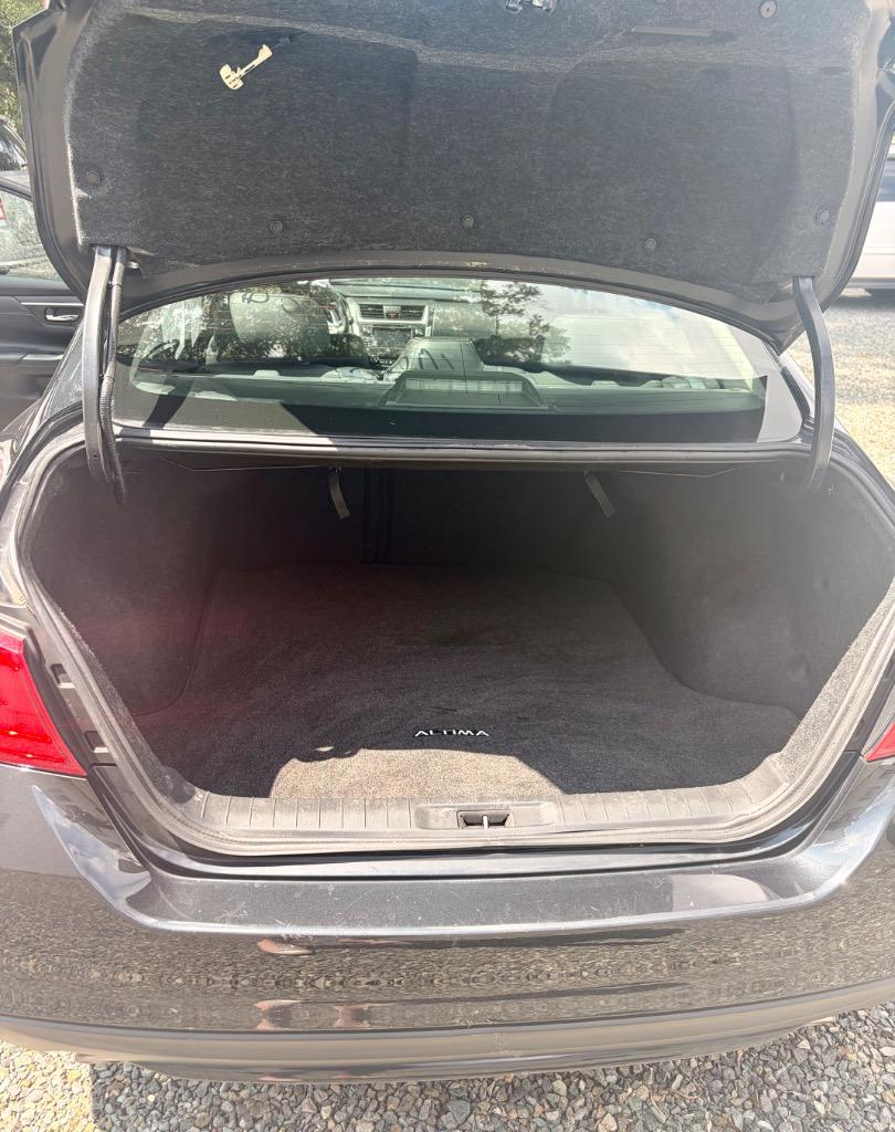2016 Nissan Altima - $10,200