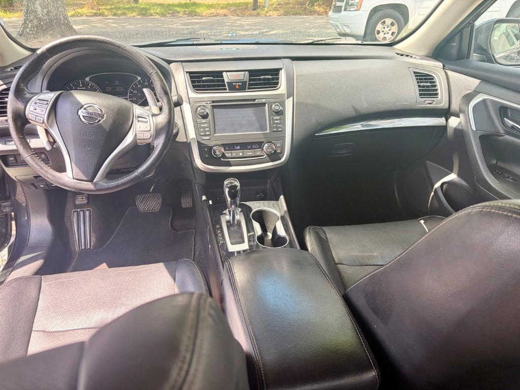 2016 Nissan Altima - $10,200