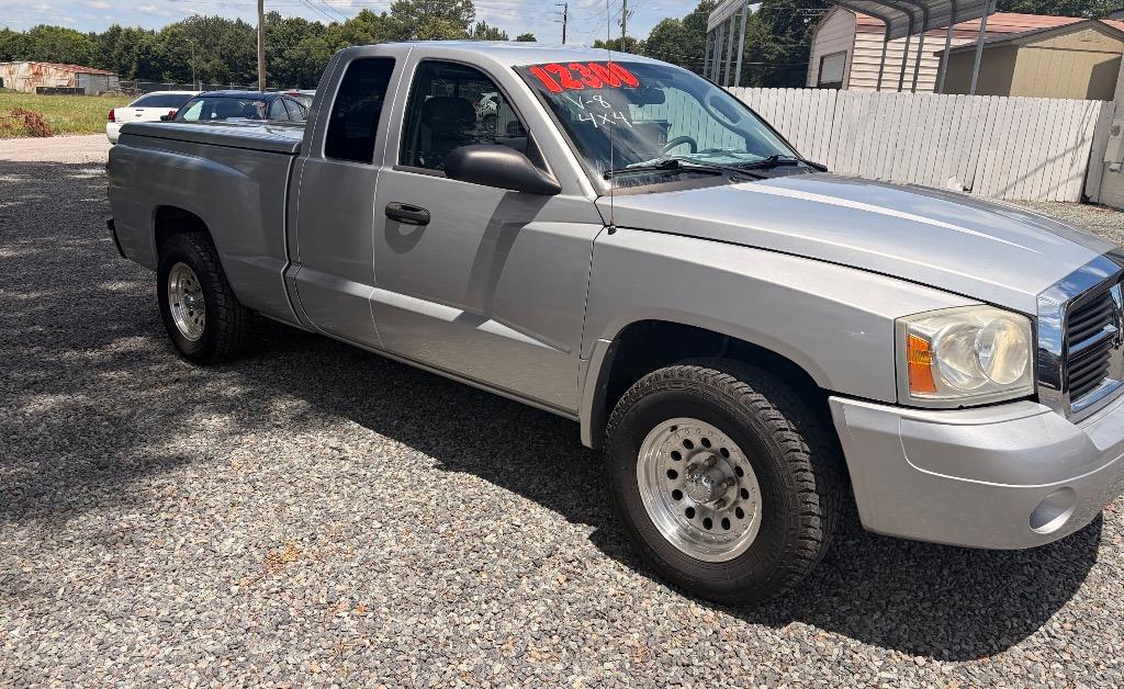 2007 Dodge Dakota - $12,300