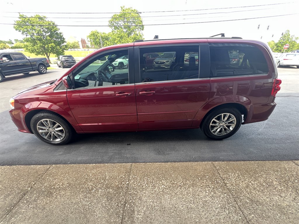 2015 Dodge Grand Caravan - $9,995
