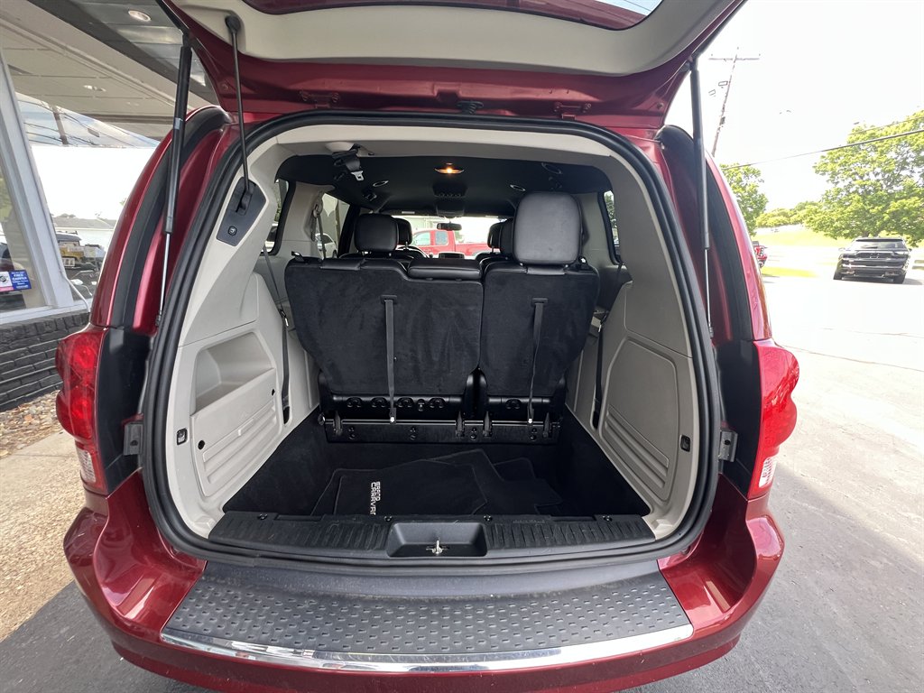 2015 Dodge Grand Caravan - $9,995