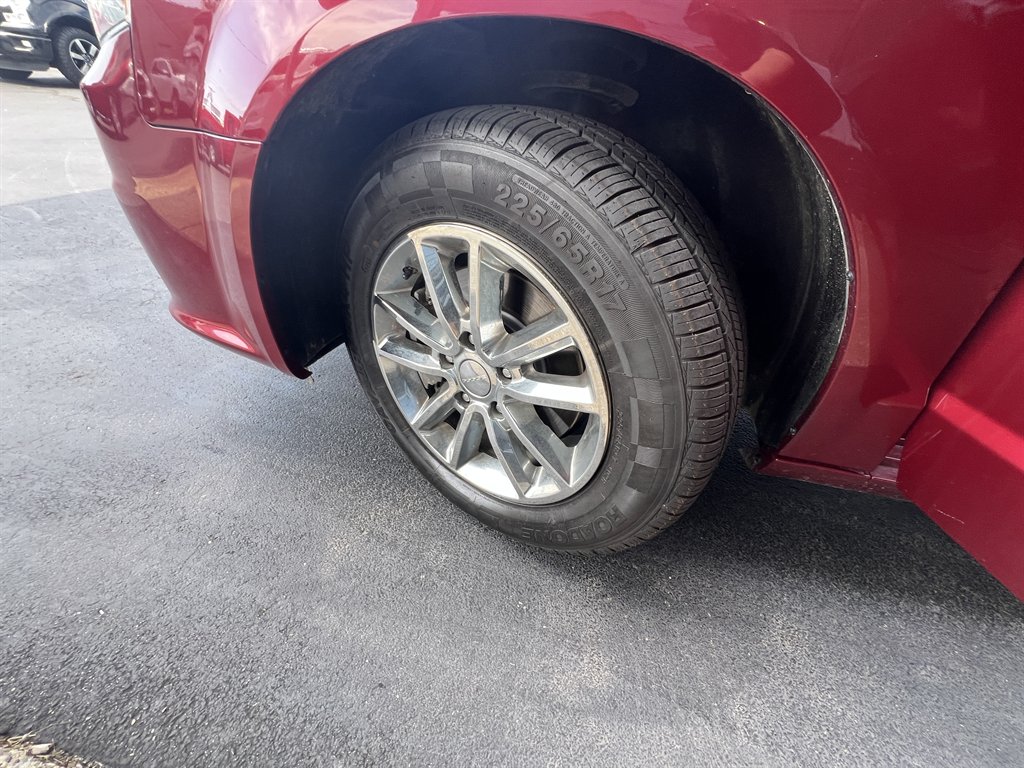 2015 Dodge Grand Caravan - $9,995