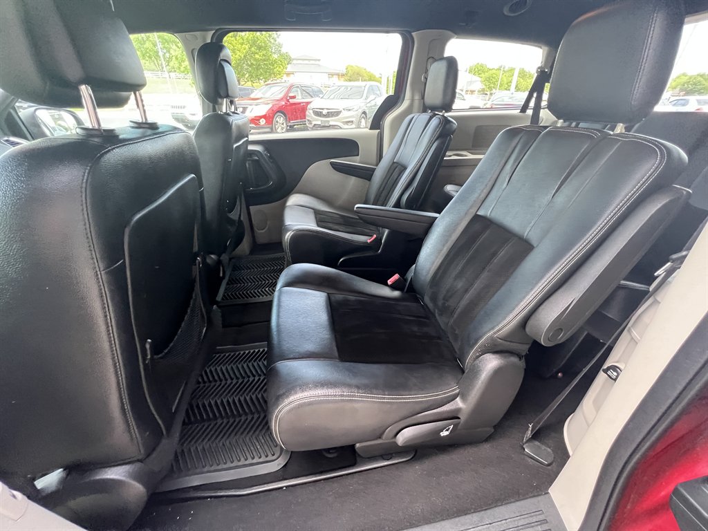 2015 Dodge Grand Caravan - $9,995
