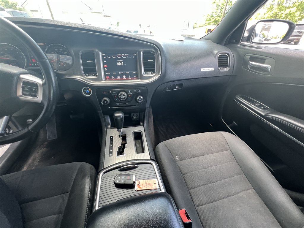 2011 Dodge Charger - $10,995