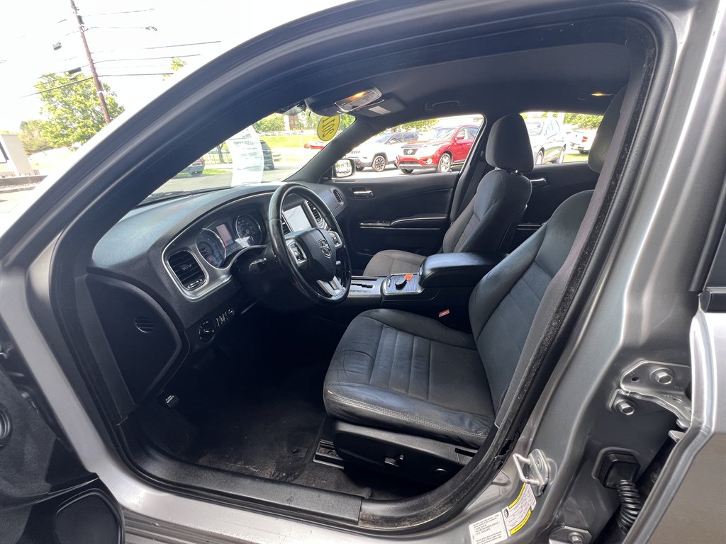 2011 Dodge Charger - $10,995