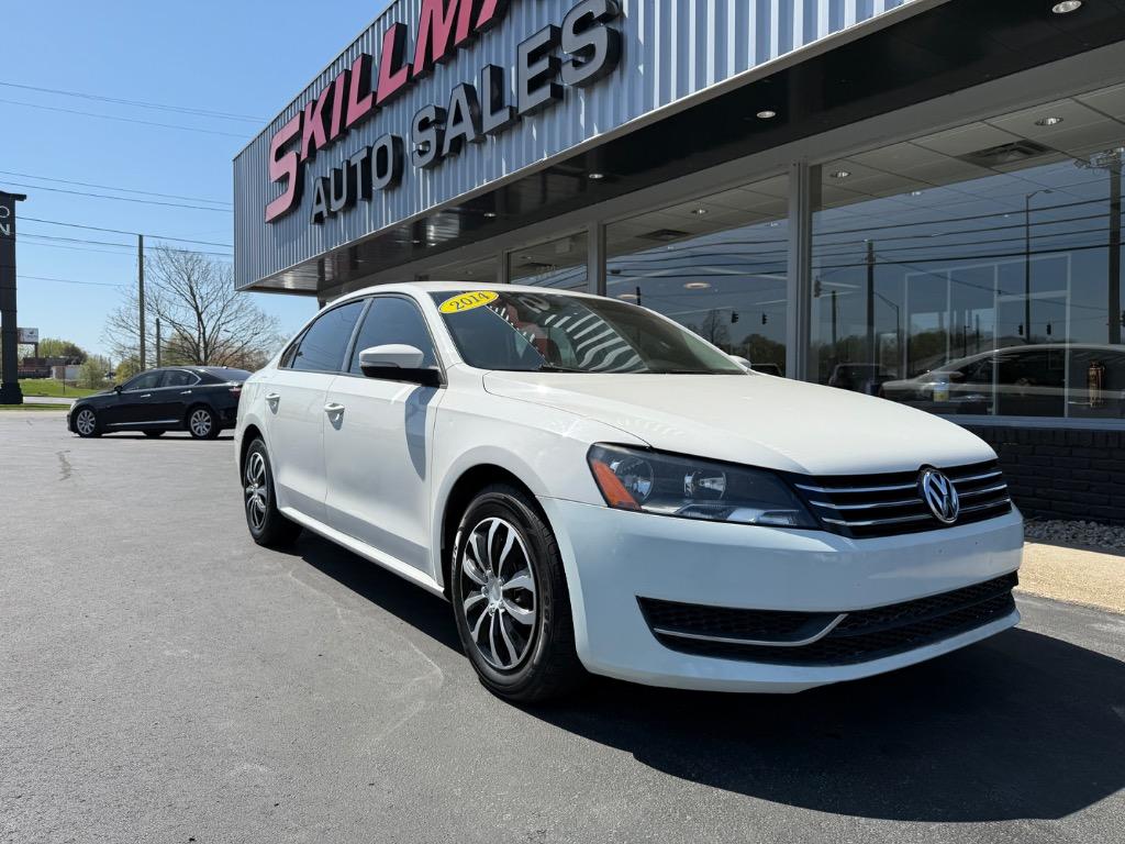 2014 Volkswagen Passat S photo