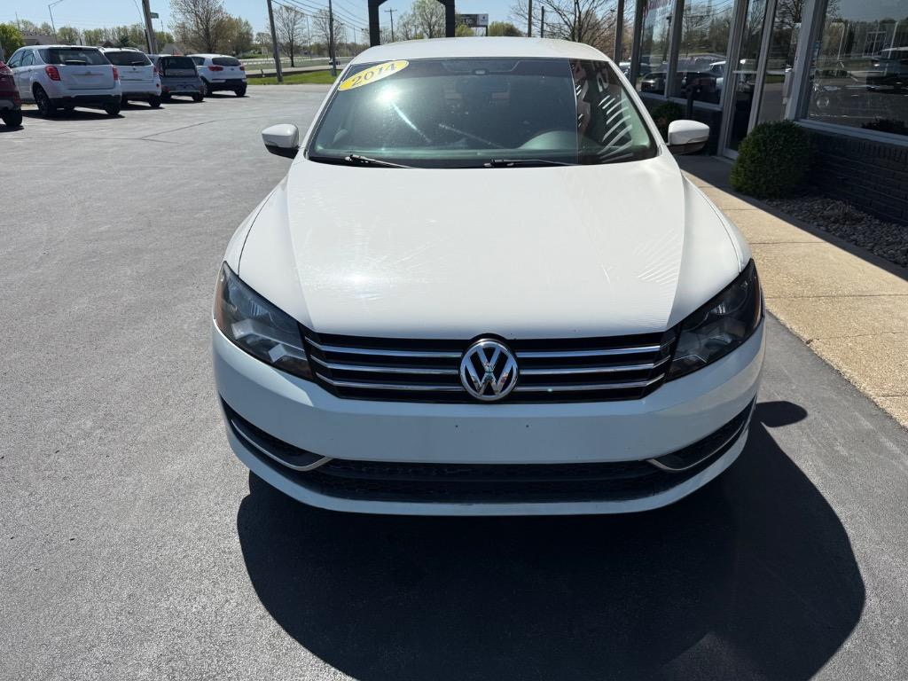 2014 Volkswagen Passat S photo