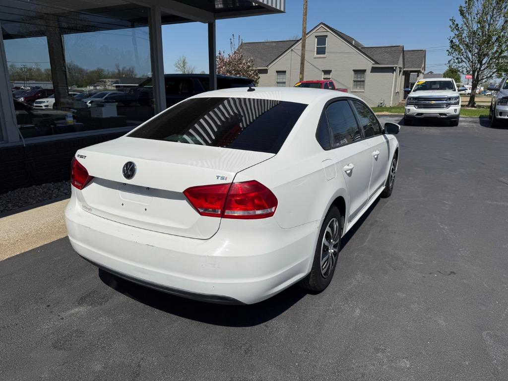 2014 Volkswagen Passat S photo