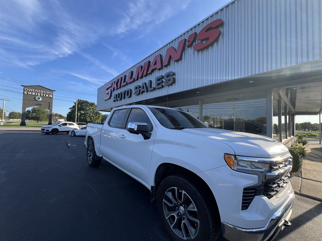 2018 Chevrolet Suburban - $23,995
