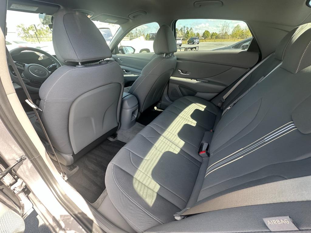 2025 Hyundai Elantra - $25,900
