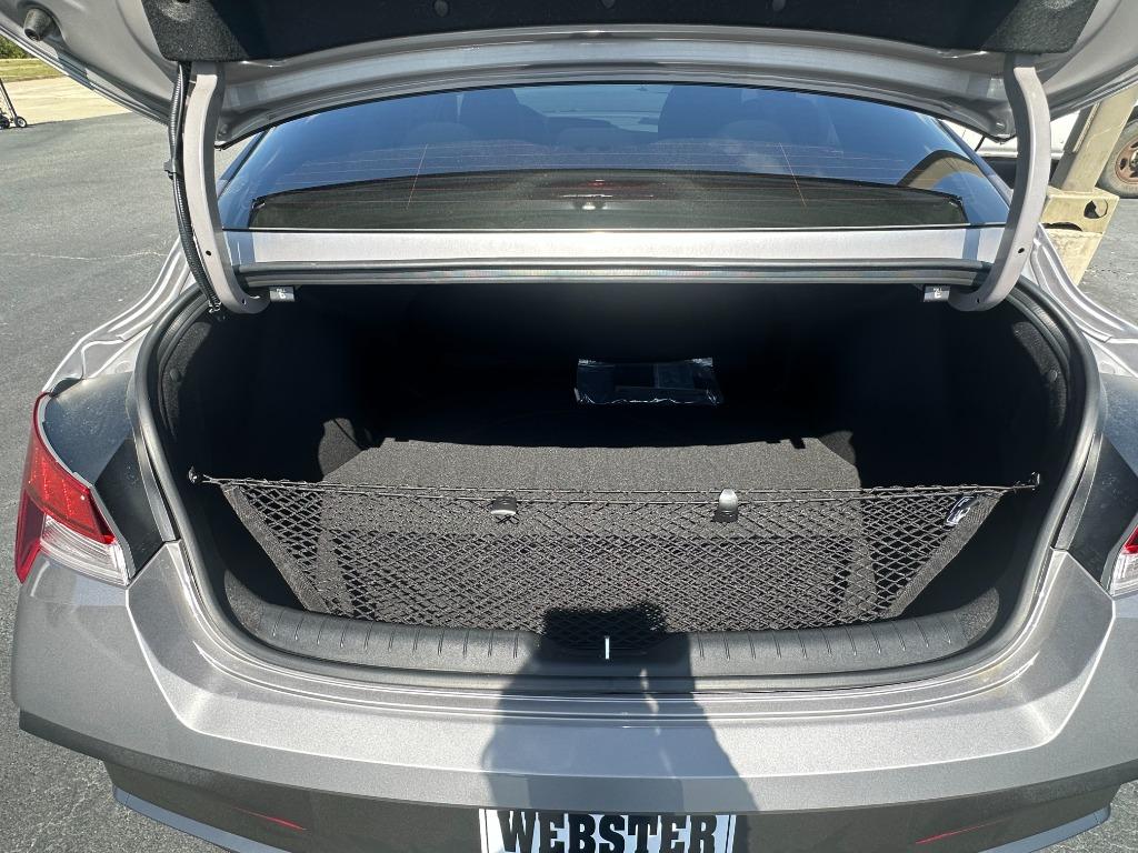 2025 Hyundai Elantra - $25,900