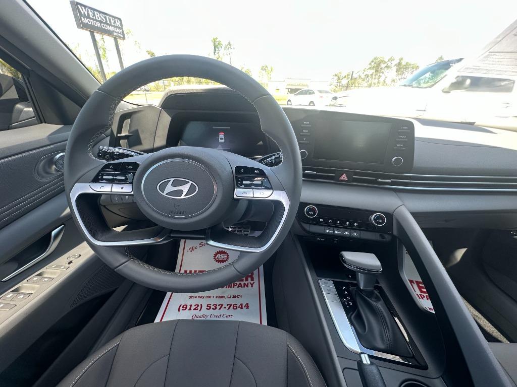 2025 Hyundai Elantra - $25,900