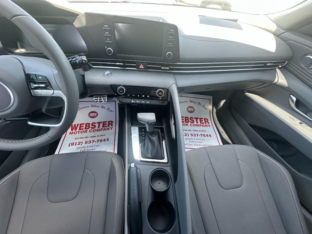 2025 Hyundai Elantra - $25,900