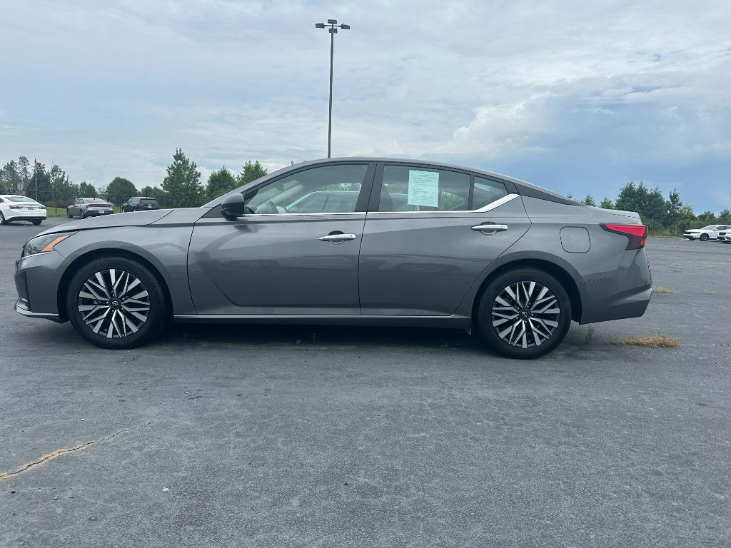 2025 Nissan Altima - $25,400