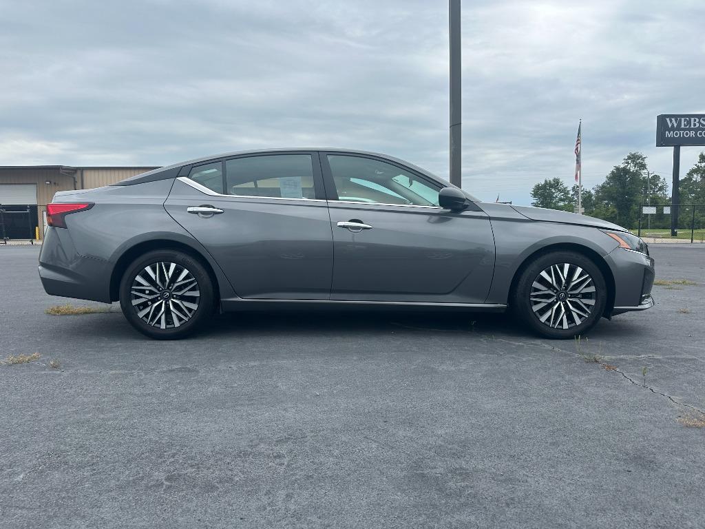 2025 Nissan Altima - $25,400