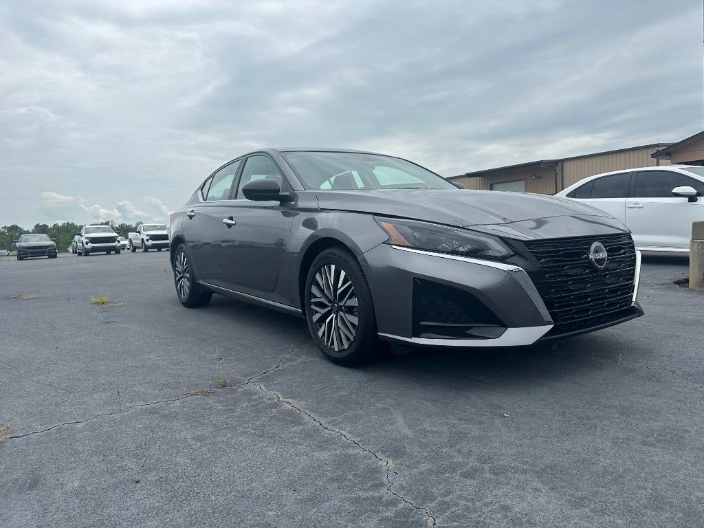2025 Nissan Altima - $25,400