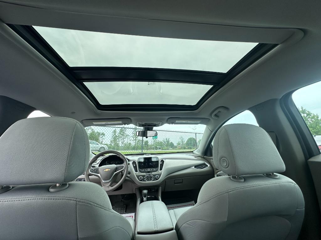 2022 Chevrolet Malibu - $22,500