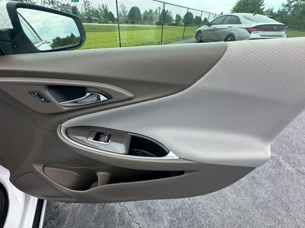 2022 Chevrolet Malibu - $22,500