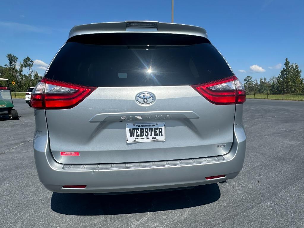 2020 Toyota Sienna - $21,500
