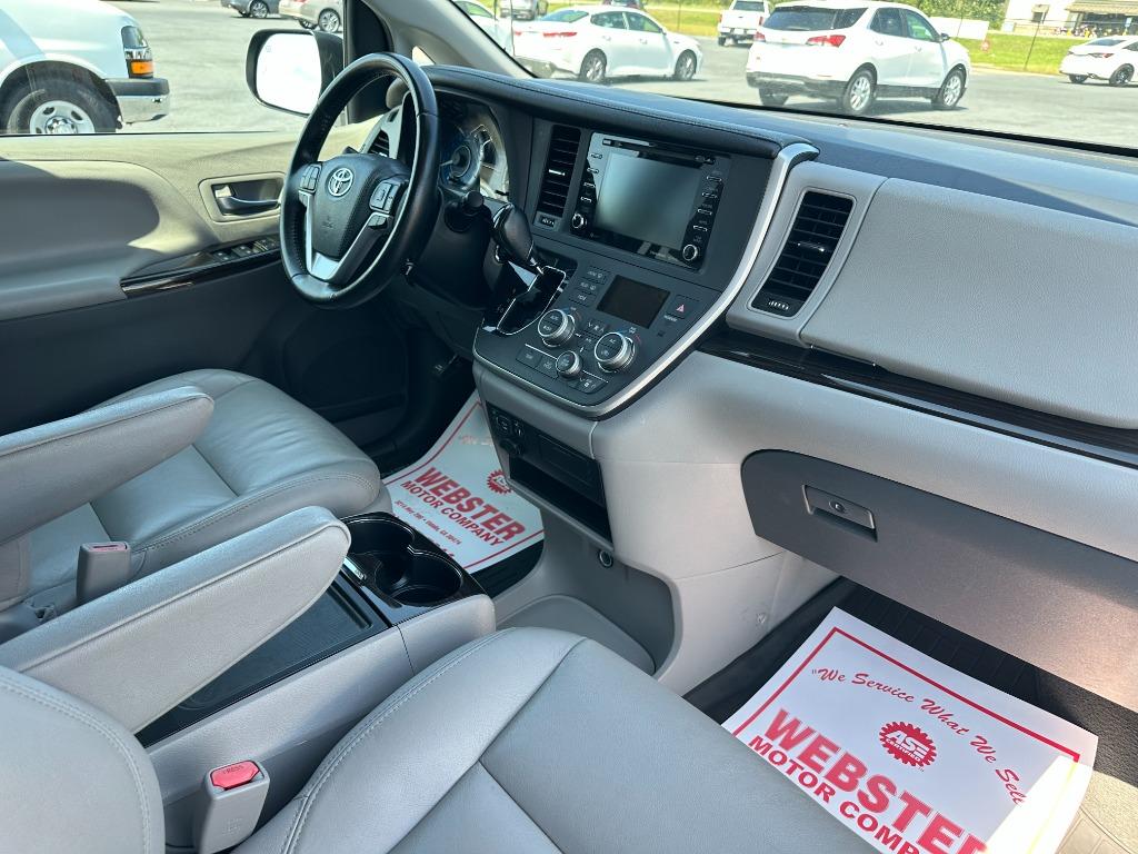2020 Toyota Sienna - $21,500