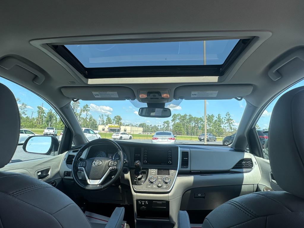 2020 Toyota Sienna - $21,500