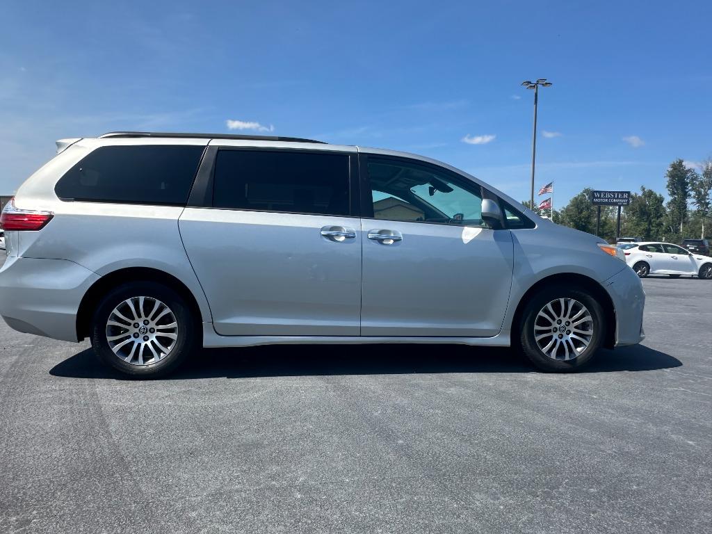 2020 Toyota Sienna - $21,500