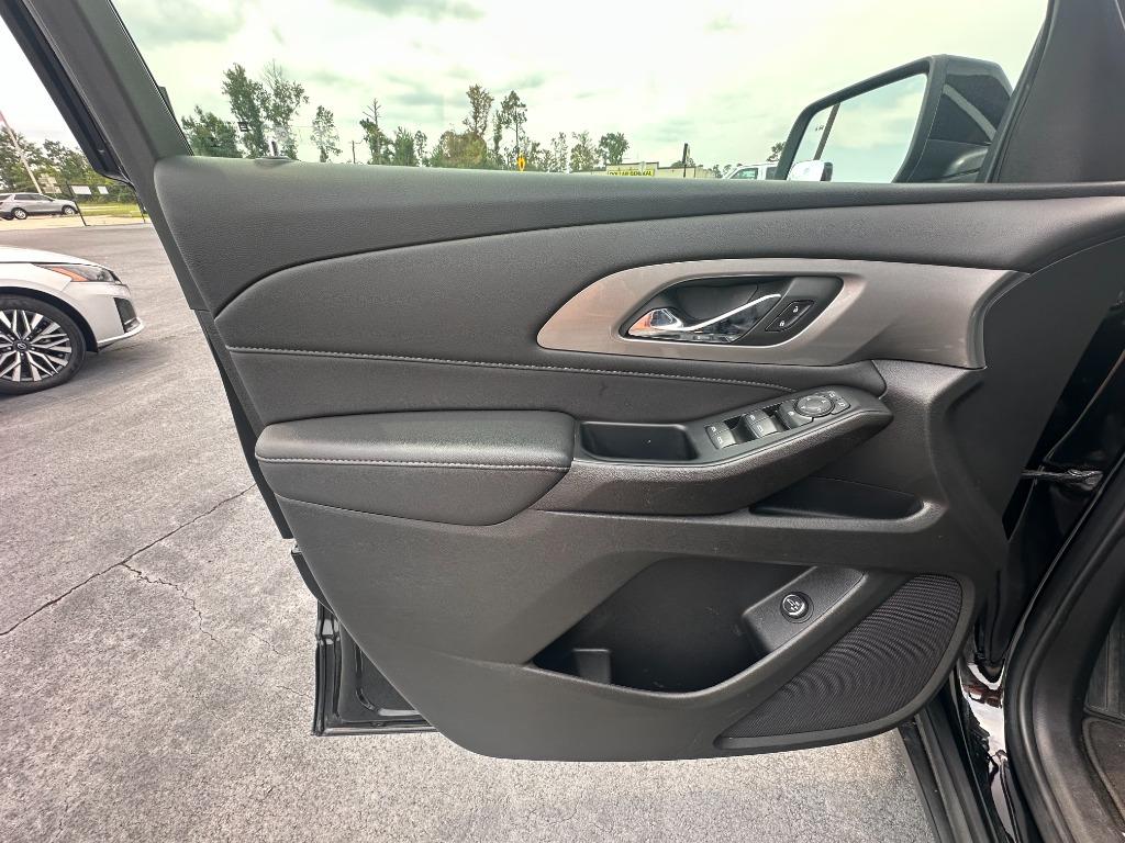 2023 Chevrolet Traverse - $32,500