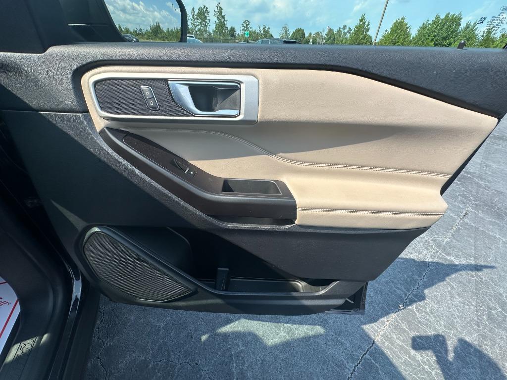 2020 Ford Explorer - $19,500
