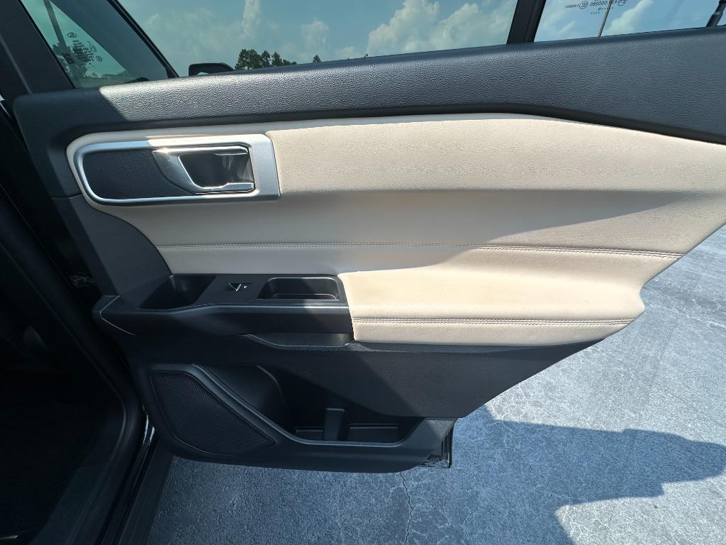 2020 Ford Explorer - $19,500