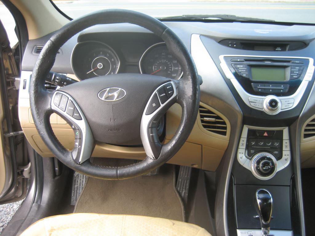 2012 Hyundai Elantra GLS photo