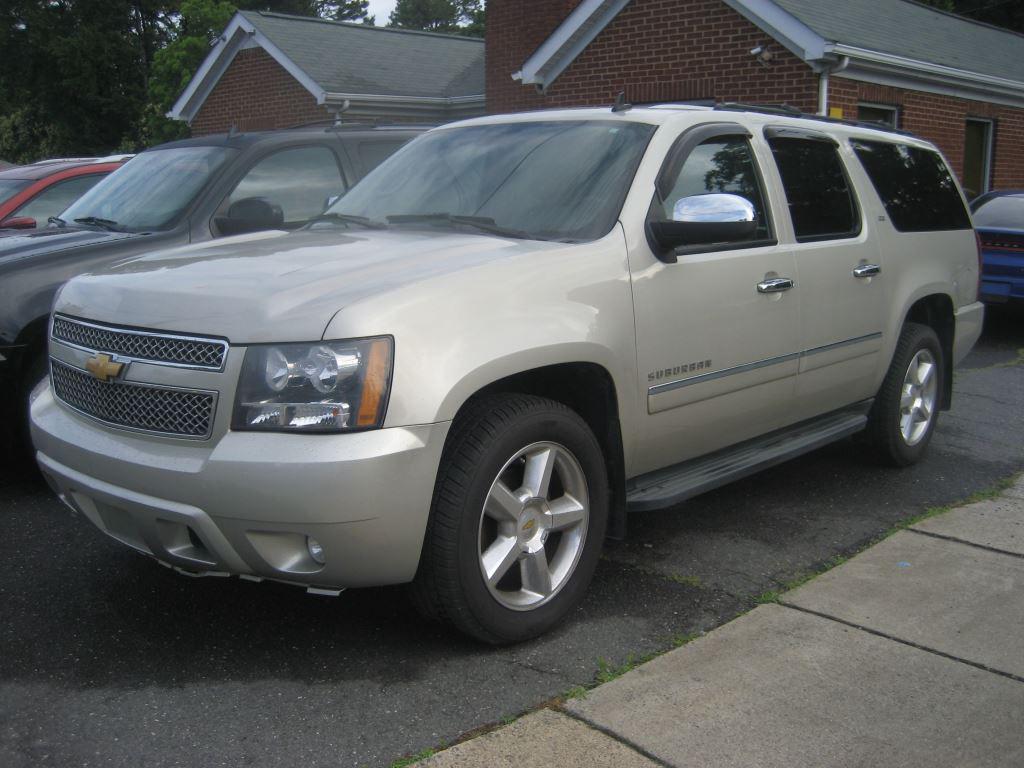 2013 Chevrolet Suburban - $15,750