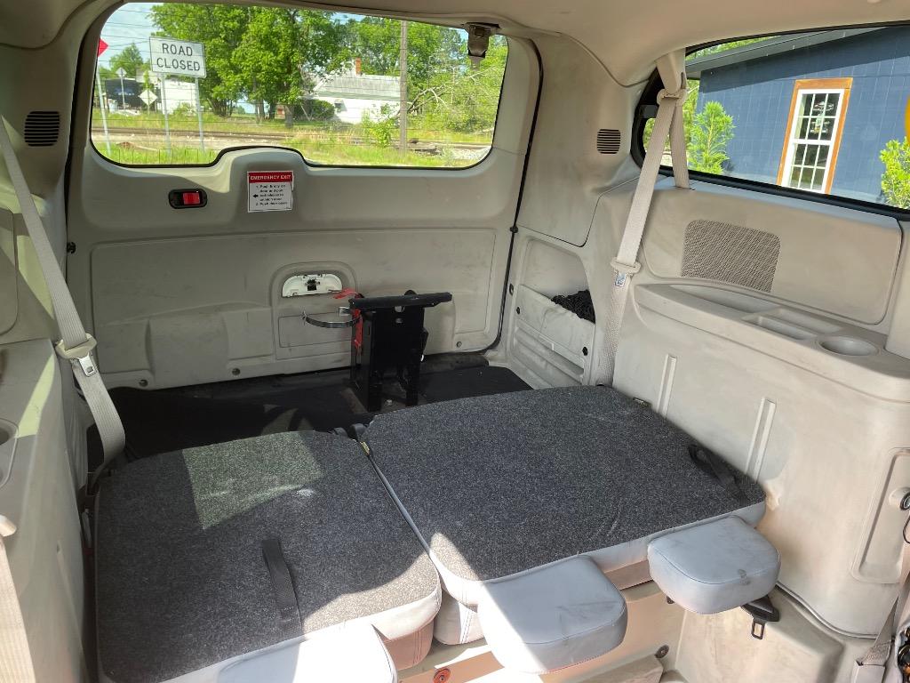 2014 Dodge Grand Caravan - $12,999