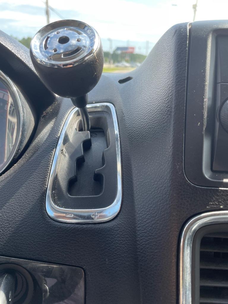 2014 Dodge Grand Caravan - $12,999