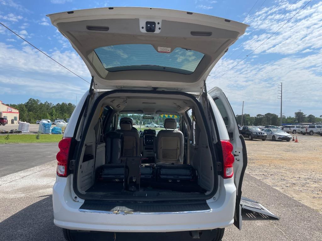 2014 Dodge Grand Caravan - $12,999