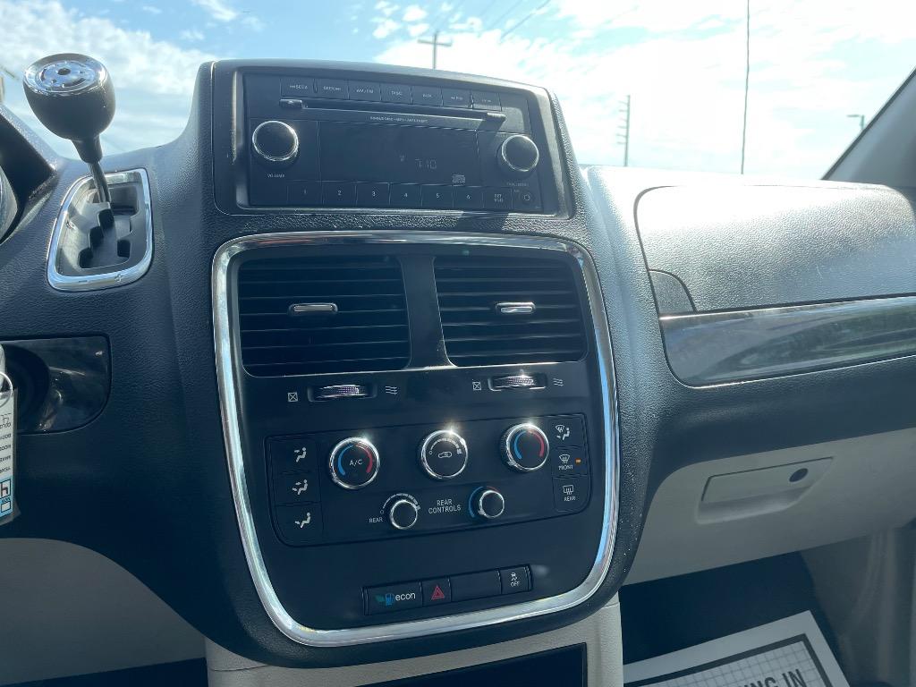 2014 Dodge Grand Caravan - $12,999