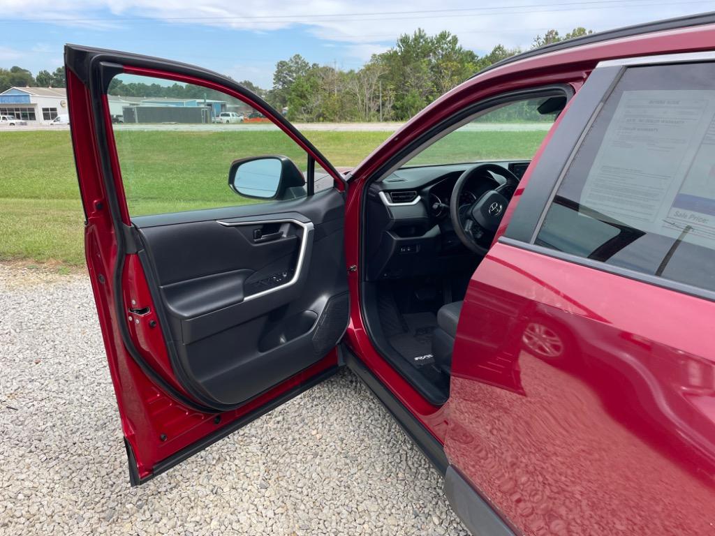 2019 Toyota RAV4 Hybrid LE photo