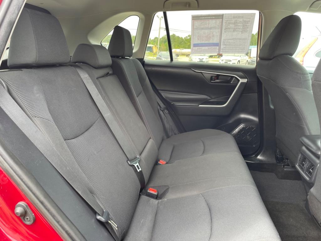 2019 Toyota RAV4 Hybrid LE photo