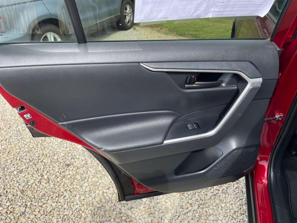 2019 Toyota RAV4 Hybrid LE photo