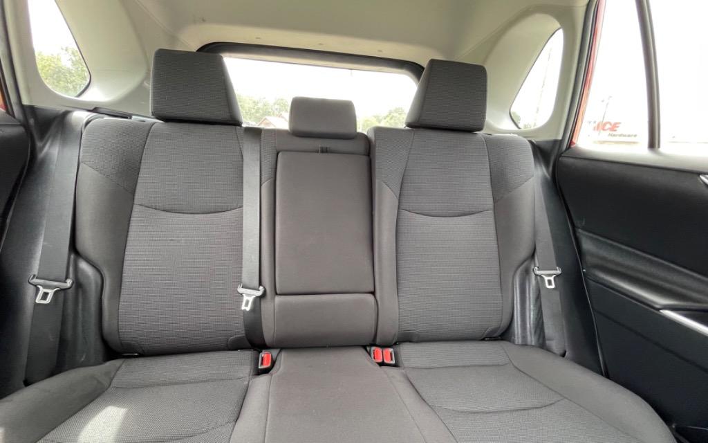 2019 Toyota RAV4 Hybrid LE photo