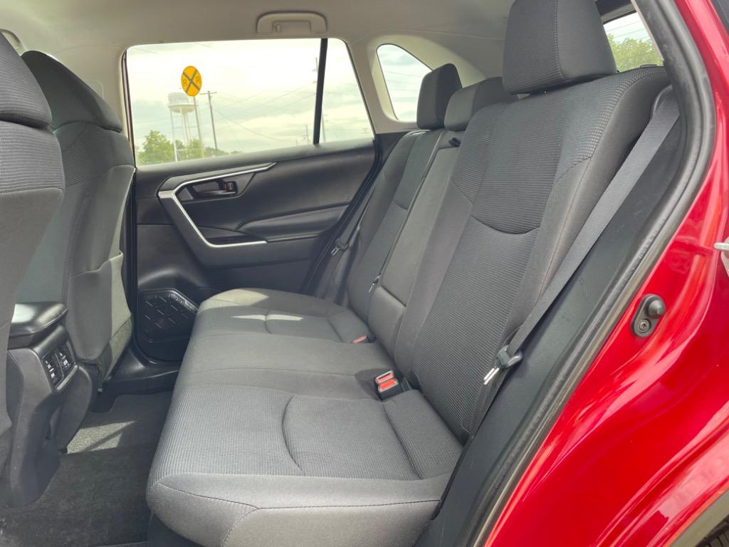 2019 Toyota RAV4 Hybrid LE photo
