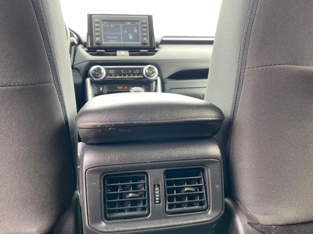 2019 Toyota RAV4 Hybrid LE photo